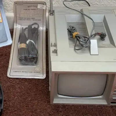 Vintage Electronics Lot Sony Walkman Realistic PortaVision TV Cassette Cleaner - UNTESTED