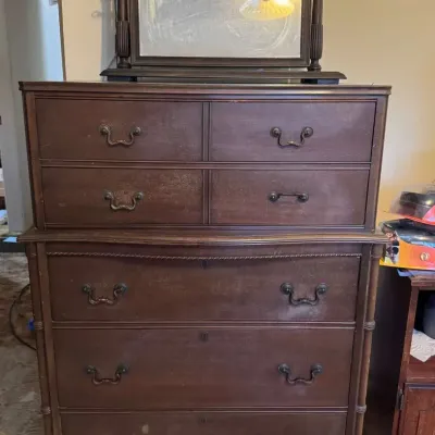 Vintage Traditional Mahogany Highboy Dresser with Detachable Vanity Mirror