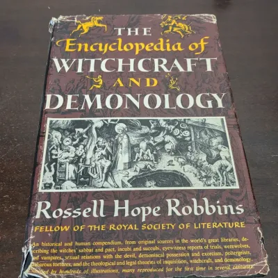 Encyclopedia of Witchcraft and Demonology Rossell Hope Robbins Reference Book