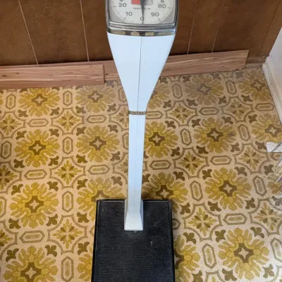 Vintage Health-O-Meter Doctor Office Floor Scale Model 130 Continental
