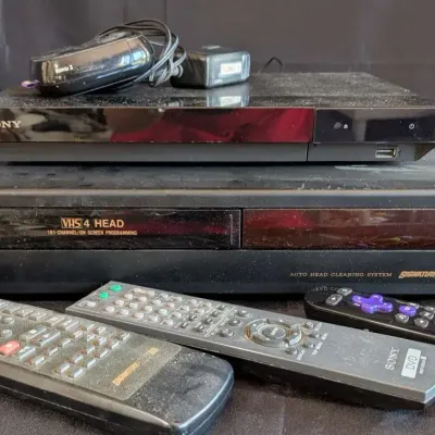 Sony UBP-X700 4K Blu-ray Player Montgomery Ward VCR Roku 3 Bundle - POWERS ON