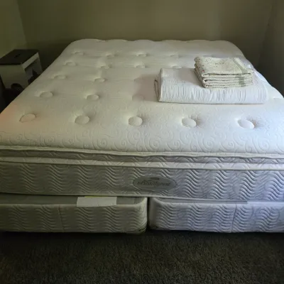 Sale Photo Thumbnail #75: King bed like new