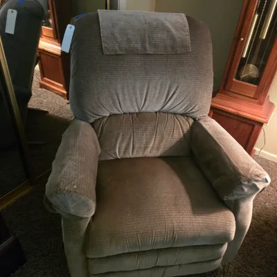 Sale Photo Thumbnail #68: 2/2 lazboy