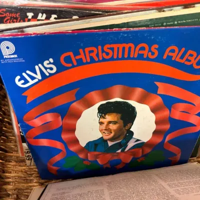 Elvis' Christmas Album LP