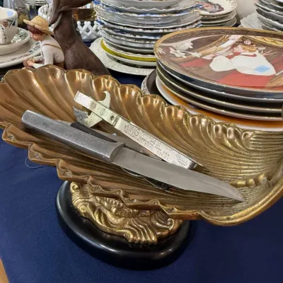 Brass shell form footed centerpiece bowl