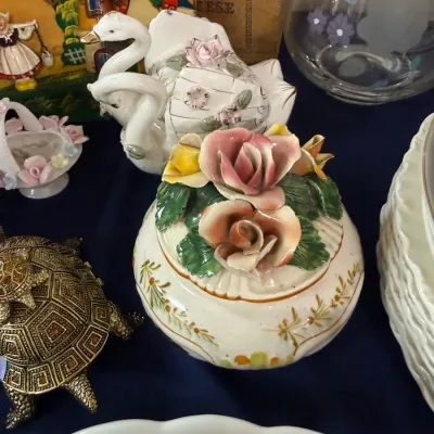 Applied rose porcelain lidded trinket box