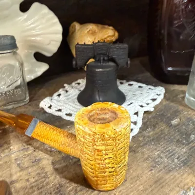Missouri Meerschaum style corn cob pipe