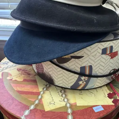 Vintage wool hats with decorative hat boxes