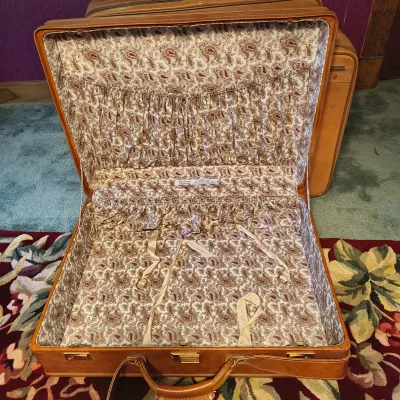 Set of Three Hartmann Leather Suitcases (P-ES)