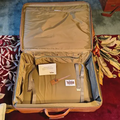 Set of Three Hartmann Leather Suitcases (P-ES)