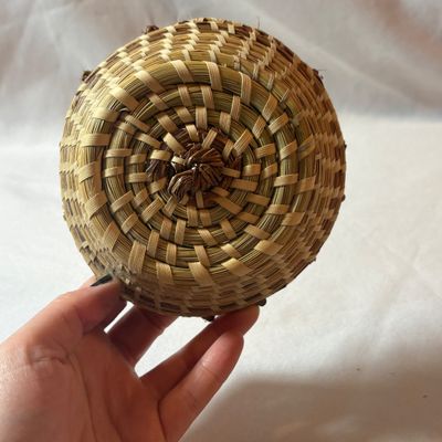 Handwoven Sweetgrass Baskets & Wall Decor (LR3-SF)