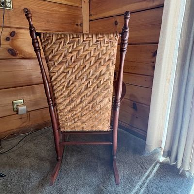 Traditional Woven Cane Wooden Rocking Chair (LR2-SF)