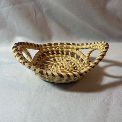 Handwoven Sweetgrass Baskets & Wall Decor (LR3-SF)