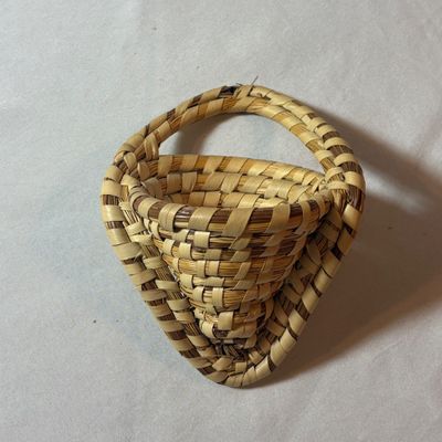 Handwoven Sweetgrass Baskets & Wall Decor (LR3-SF)