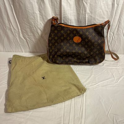 Louis Vuitton Monogram Shoulder Bag (PBC1-KA)