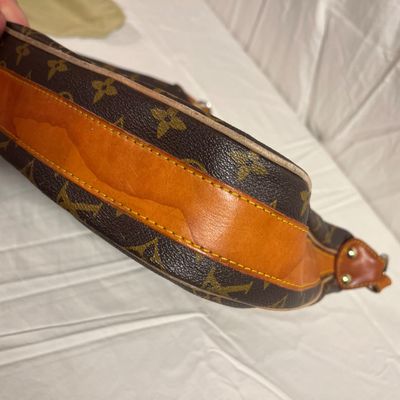 Louis Vuitton Monogram Shoulder Bag (PBC1-KA)