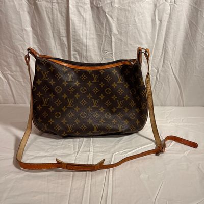 Louis Vuitton Monogram Shoulder Bag (PBC1-KA)