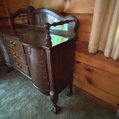 Claw Footed Wooden Sideboard (LR2-SF)