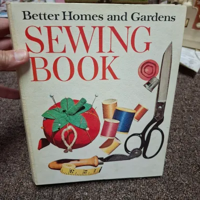 Large Sewing and Fabric Lot-Marks & Gingher Scissors & More (BBR1-KD)