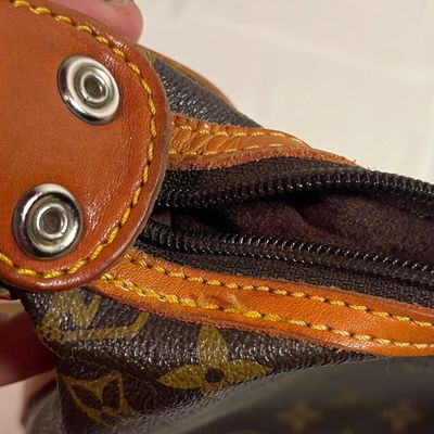Louis Vuitton Monogram Shoulder Bag (PBC1-KA)