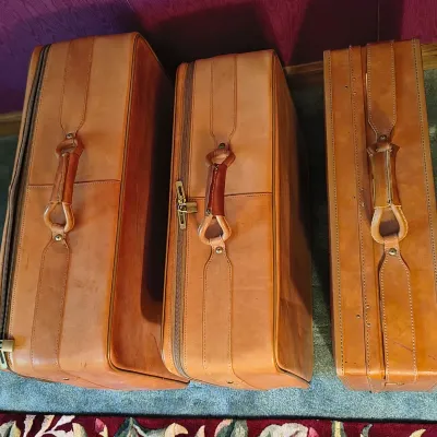 Set of Three Hartmann Leather Suitcases (P-ES)