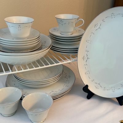 Sale Photo Thumbnail #46: .4 piece place setting