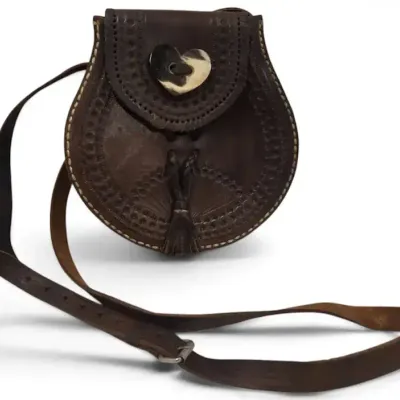 Sale Photo Thumbnail #31: Vintage Tooled Leather Crossbody Purse - Brown Leather Heart Closure Shoulder Bag