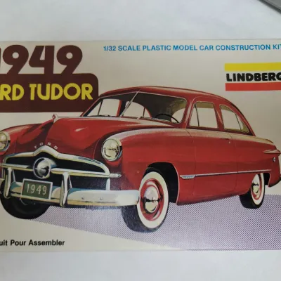 Sale Photo Thumbnail #26: Plastic model, NIB