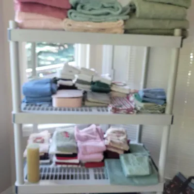 Sale Photo Thumbnail #24: Linens!