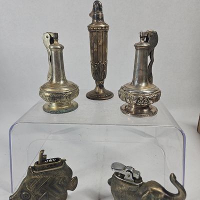 Sale Photo Thumbnail #228: Ronson Juno & Vtg Metal Table Lighters