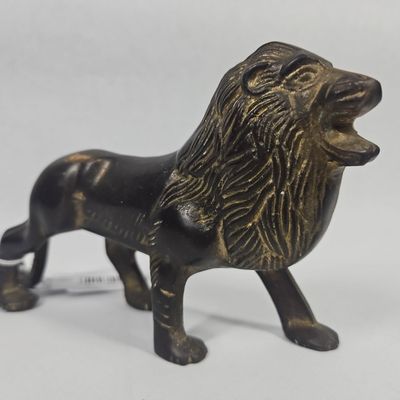 Sale Photo Thumbnail #17: Vtg Cast Metal Roaring Lion Figurine