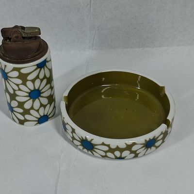 Sale Photo Thumbnail #364: Japanese Mod Daisy Ceramic Smoking Set