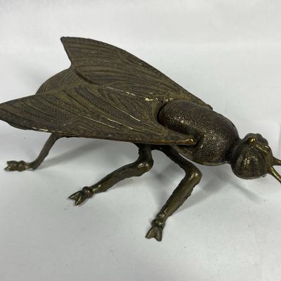 Sale Photo Thumbnail #302: Vintage Cast Brass Fly Form Lidded Box