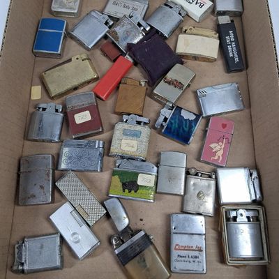 Sale Photo Thumbnail #152: Vtg Ronson, Penguin & Bentley Lighters