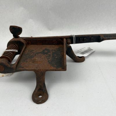 Sale Photo Thumbnail #333: Yankee Slicer No. 0 Iron Tobacco Cutter