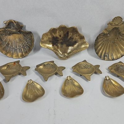 Sale Photo Thumbnail #265: 11 Vtg Brass Nautical & Botanical Ware
