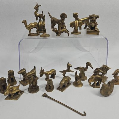 Sale Photo Thumbnail #237: 26 Chinese Brass Animal Figures & Hook
