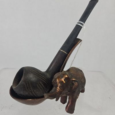 Sale Photo Thumbnail #199: Yello-Bole Pipe & Elephant Pipe Rest