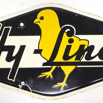 Sale Photo Thumbnail #399: Hy-Line chick sign