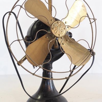 Sale Photo Thumbnail #158: General Electric No.738631 desk fan
