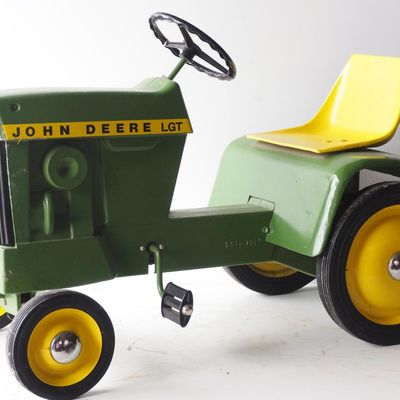 Sale Photo Thumbnail #291: Ertl John Deere LGT pedal tractor