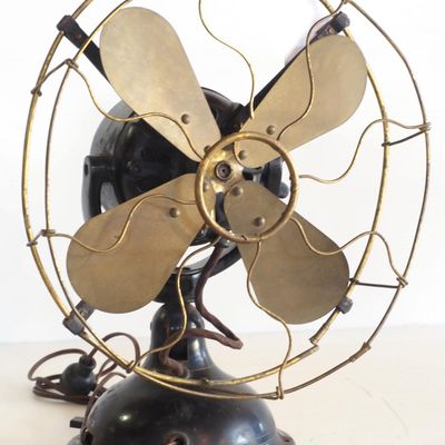 Sale Photo Thumbnail #334: Robbins & Myers Co. desk fan