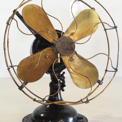 Sale Photo Thumbnail #163: Robbins & Myers Co. Style No.2110 desk fan