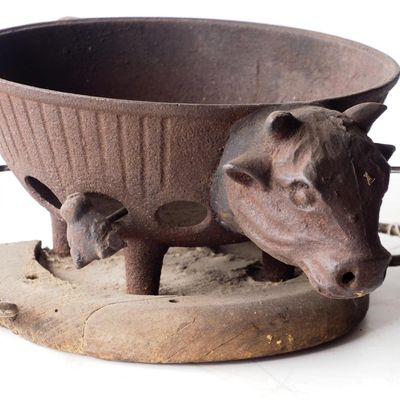 Sale Photo Thumbnail #78: Small cast iron hibachi bowl with steer head