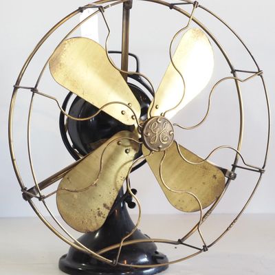 Sale Photo Thumbnail #329: General Electric No.903758 desk fan