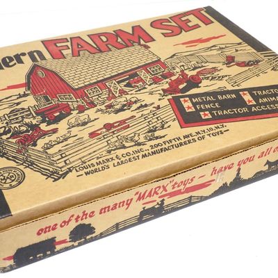 Sale Photo Thumbnail #79: Marx Modern Farm Set
