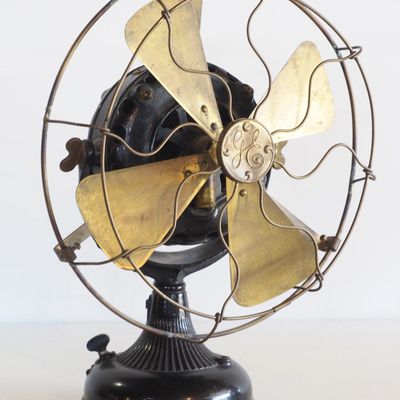 Sale Photo Thumbnail #336: General Electric desk fan - RARE!