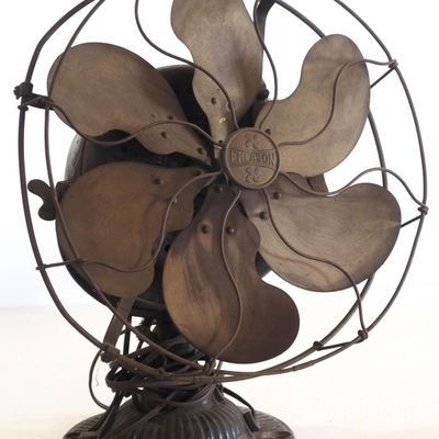 Sale Photo Thumbnail #335: Emerson Model 12666 desk fan