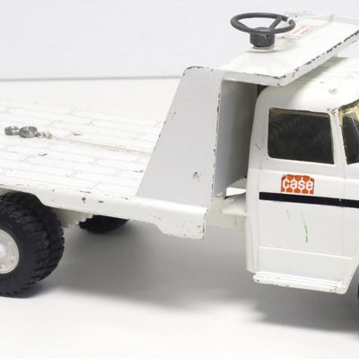 Sale Photo Thumbnail #208: Ertl Case Flatbed Truck with winch