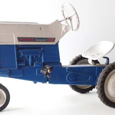 Sale Photo Thumbnail #292: RARE Ertl Ford 6000 Commander pedal tractor